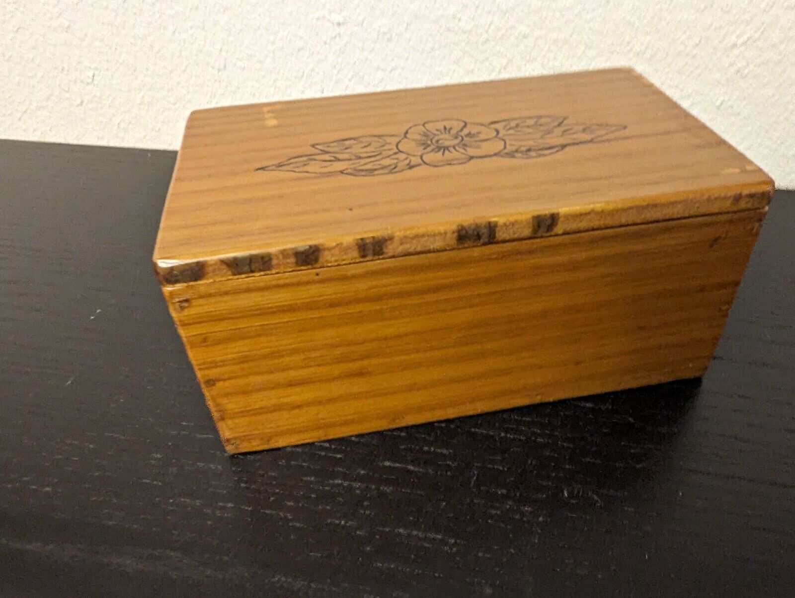 Vtg Wooden Trinket Storage Hinged Small Box 3.25\