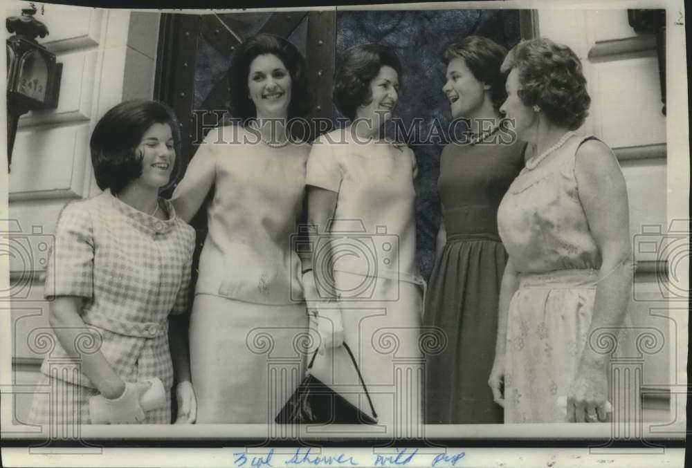 1966 Press Photo First Family Ladies and McNamara Ladies at wedding shower