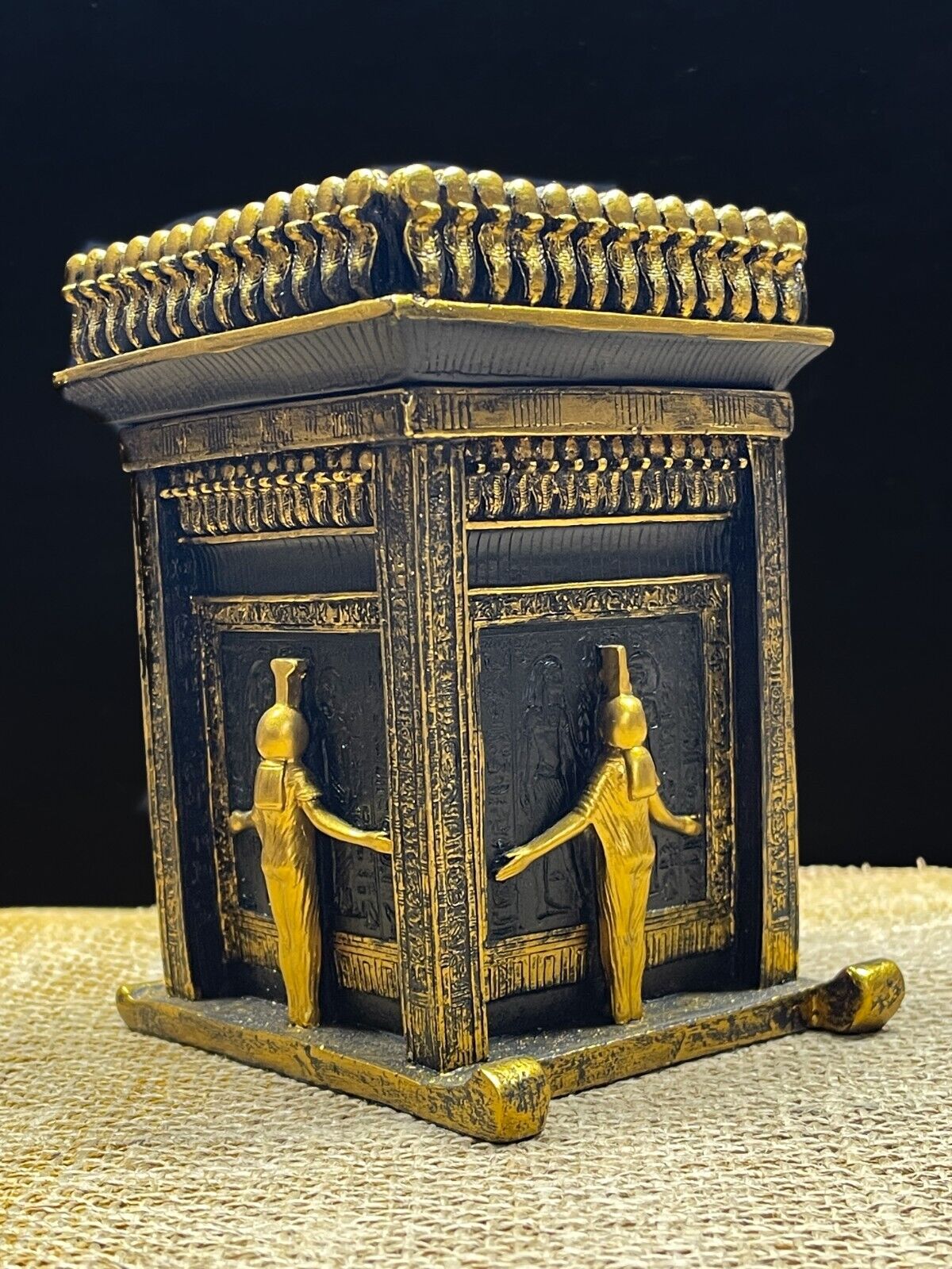 TUTANKHAMUN shrine as a jewelry box , protected by Selket goddess