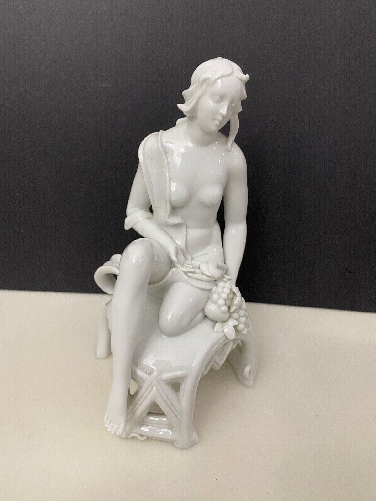 Antique Nude Porcelain lady by Augarten Wien Mathilde Jaksch and is titled Venus
