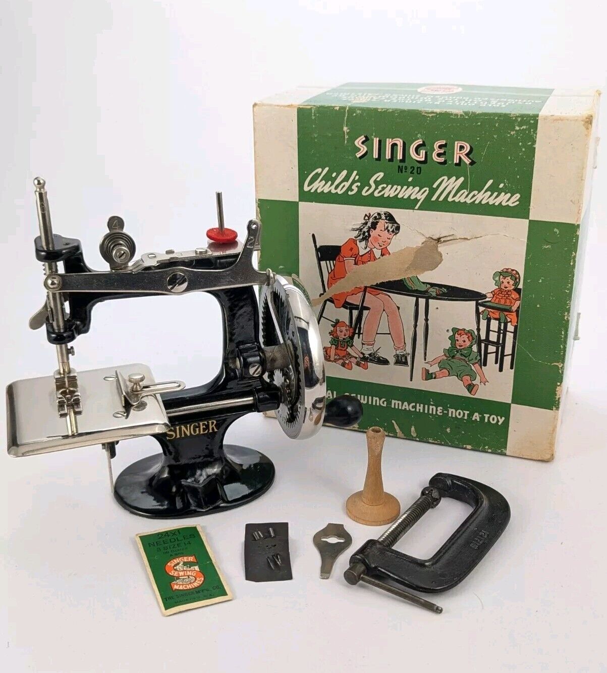 Singer 1920s Child’s Children\'s Sewing Machine Model 20 with Original Box/Extras
