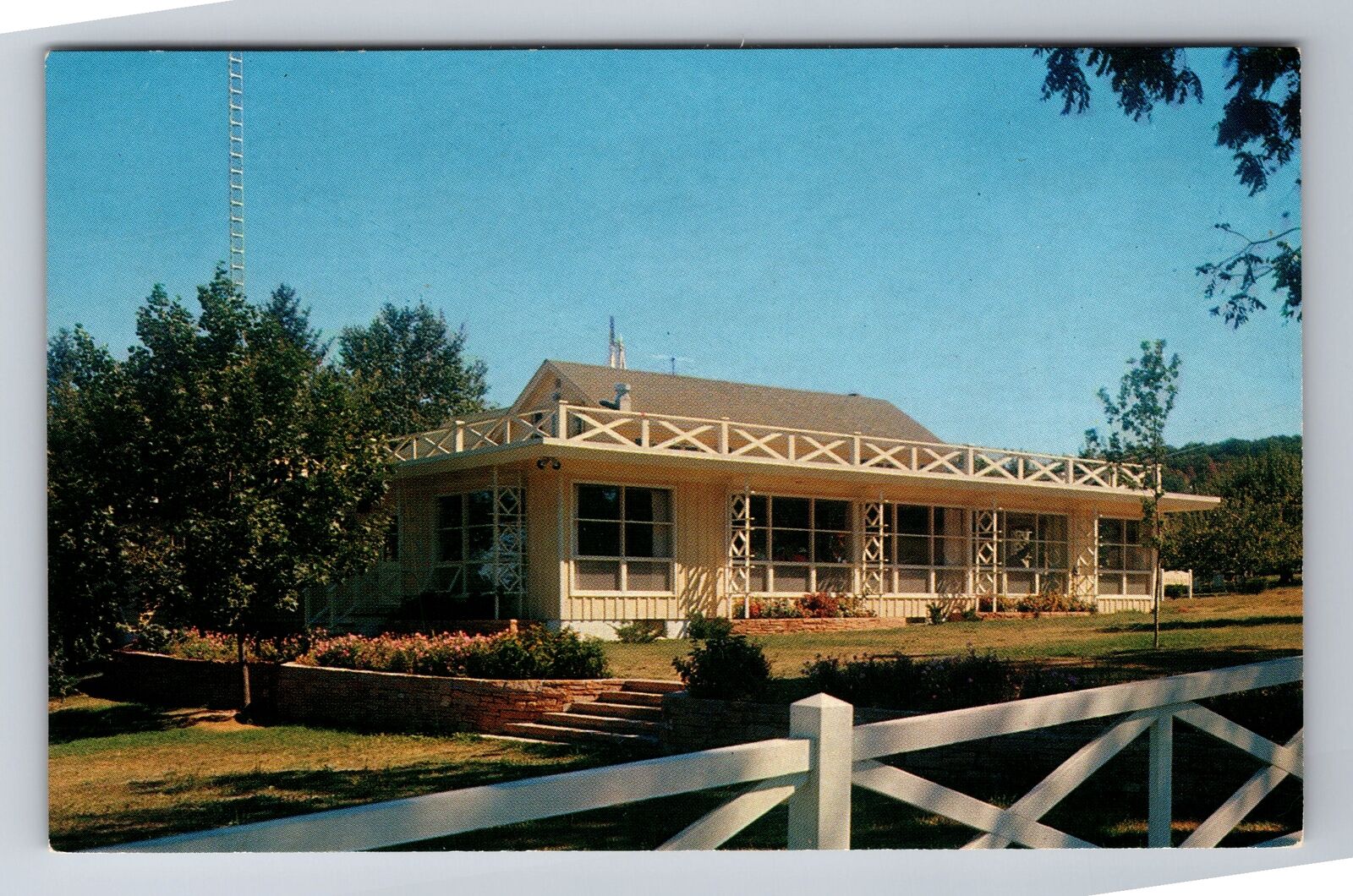 Baraboo WI-Wisconsin, The Farm Kitchen, Antique, Vintage Souvenir Postcard