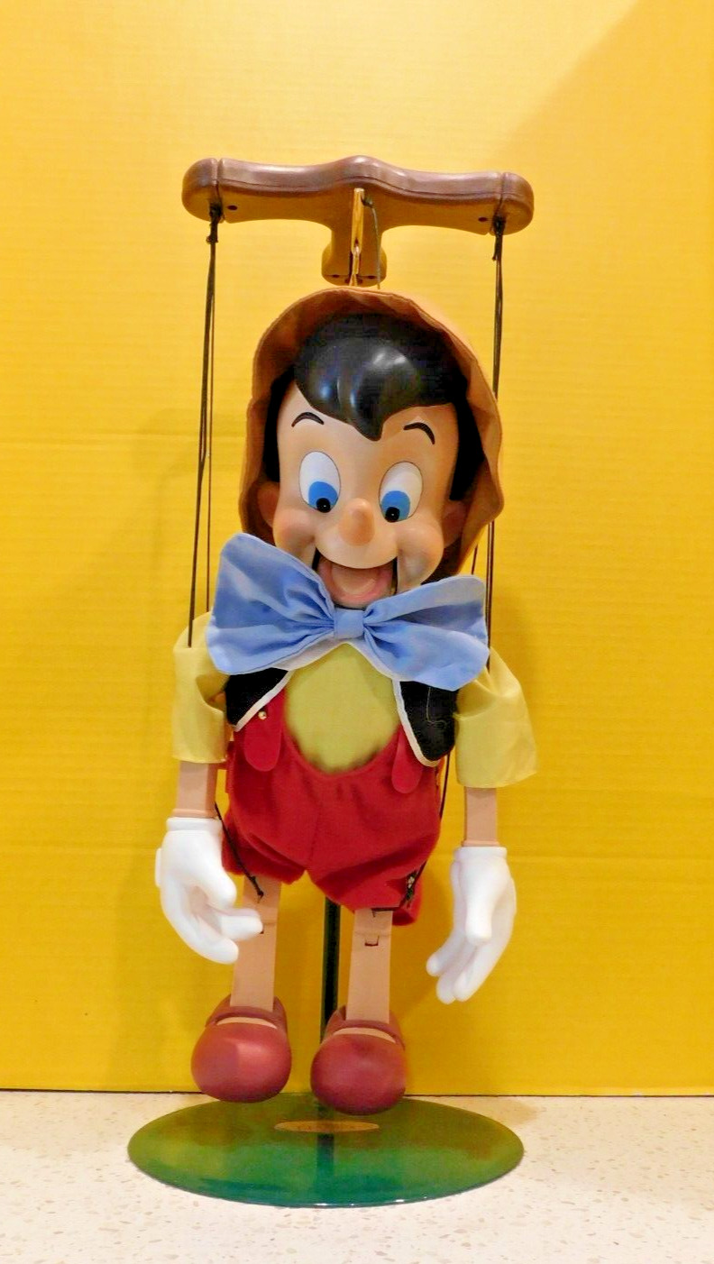TELCO Pinocchio Disney Classics Motionettes Christmas, With Stand, 7/35