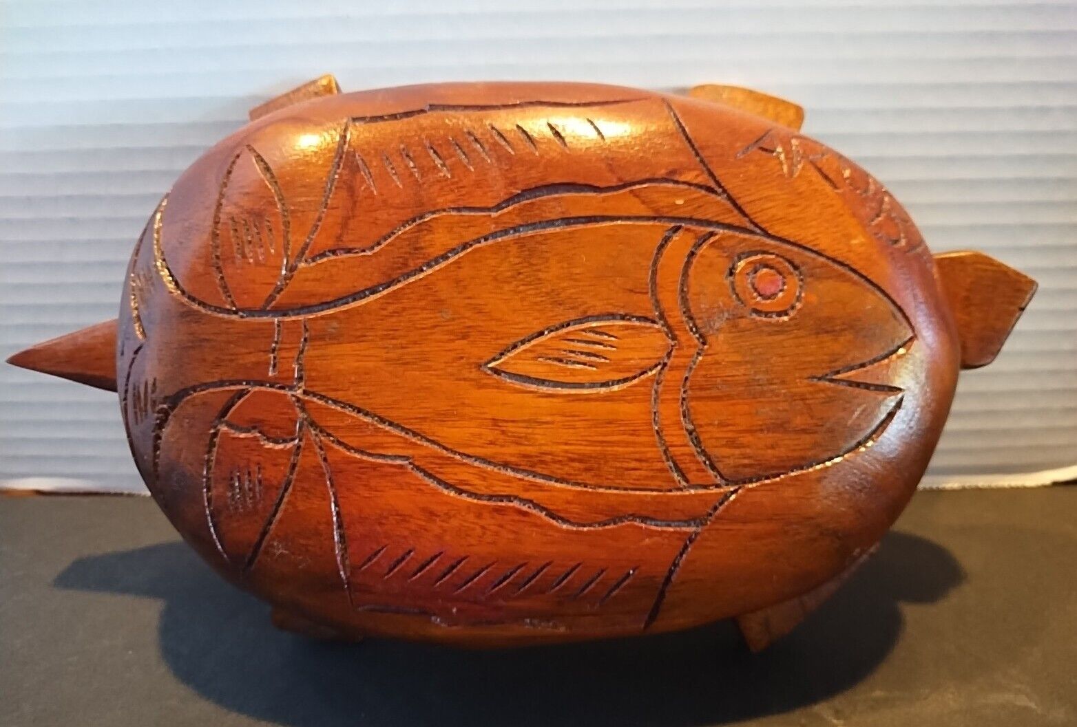 Aruba Hand Carved Wooden Turtle Trinket Box Fish Design