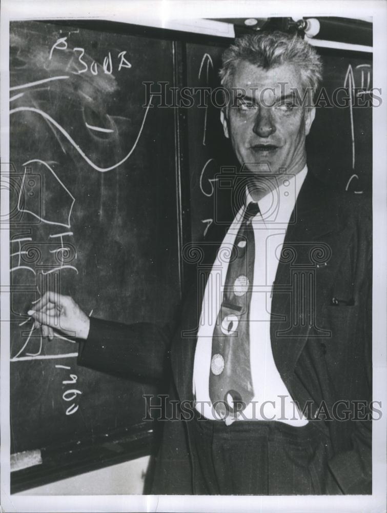 1950 Press Photo Professor William M. McGovern, Political Science