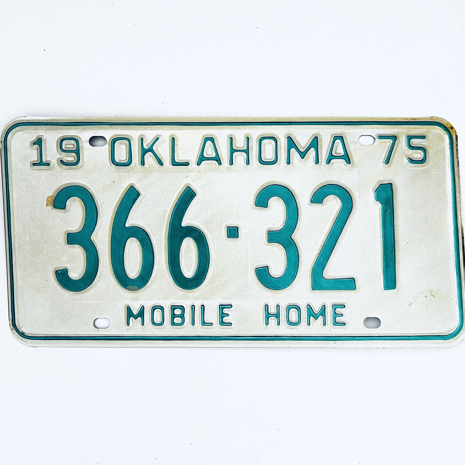 1975 United States Oklahoma Base Mobile Home License Plate 366-321