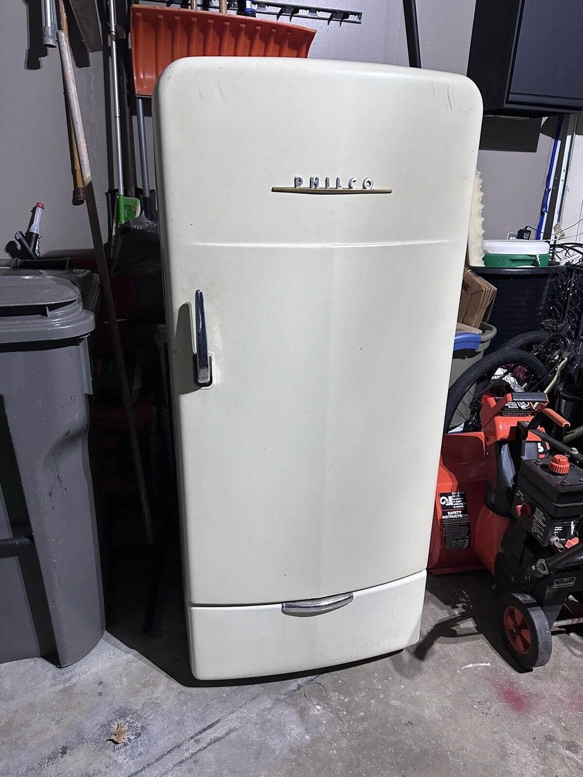 Vintage 1950’s Philco Refrigerator. Great For Restoring Or Parts.
