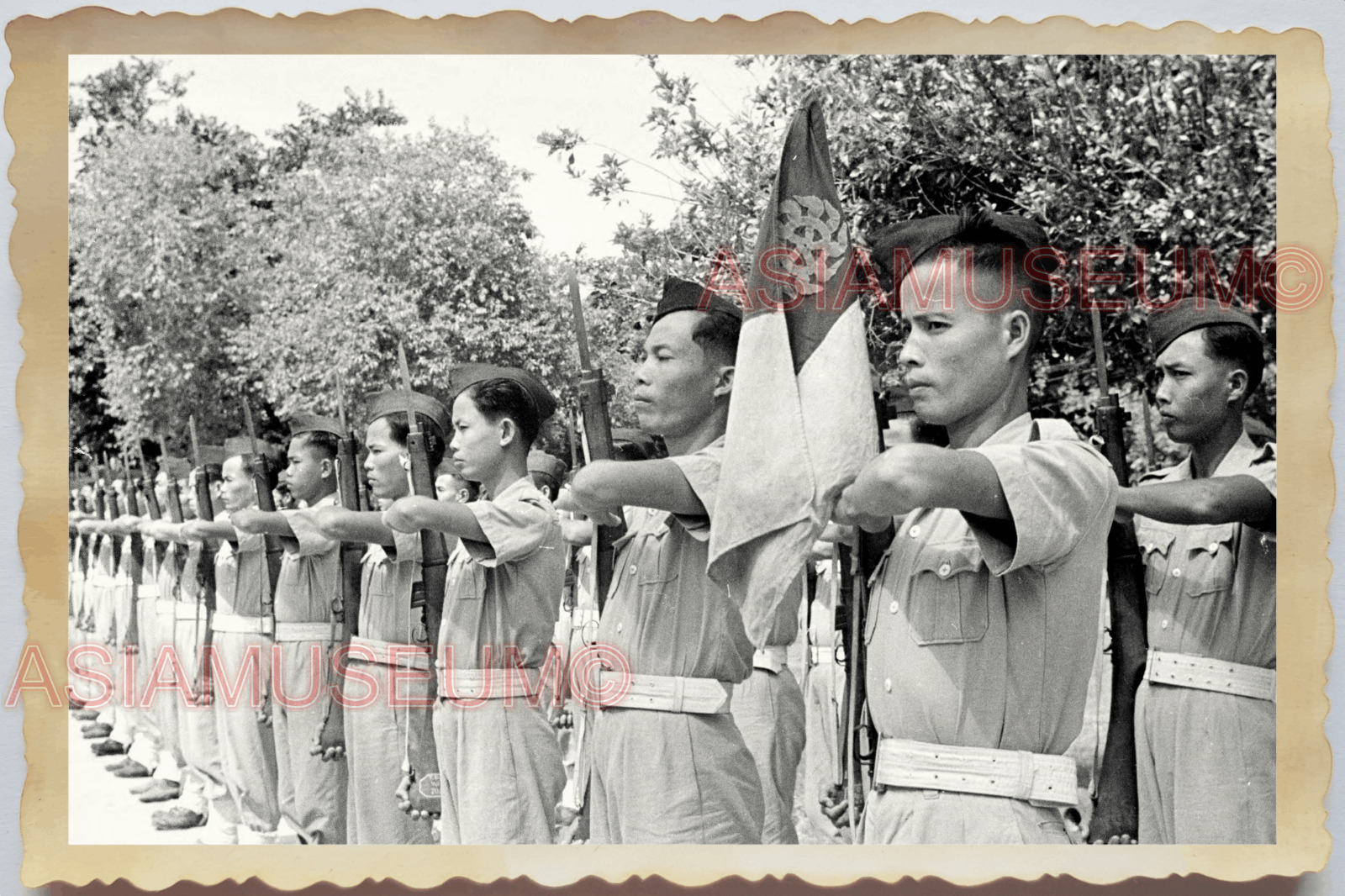 40s WW2 Vietnam TAY NINH CAO DAI MILITARY ARMY SOLDIER GUN Vintage Photo 30256