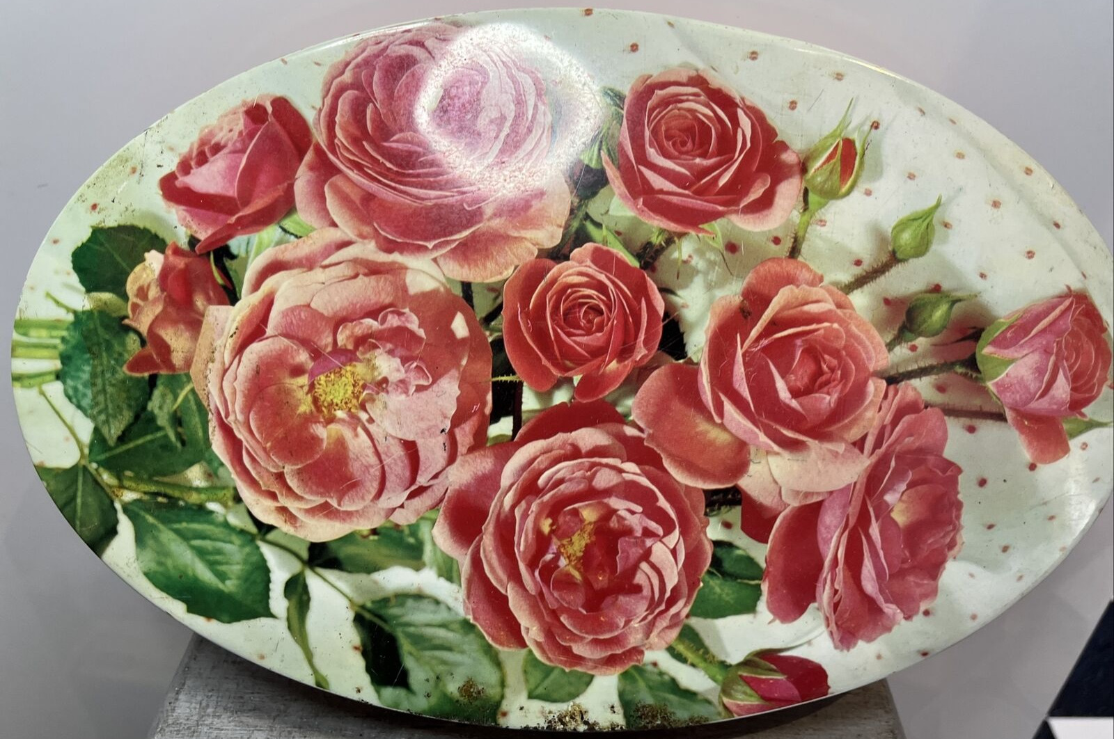 Roses Flowers Made in Great Britain EMPTY Collectable Tin Vintage Decor Display