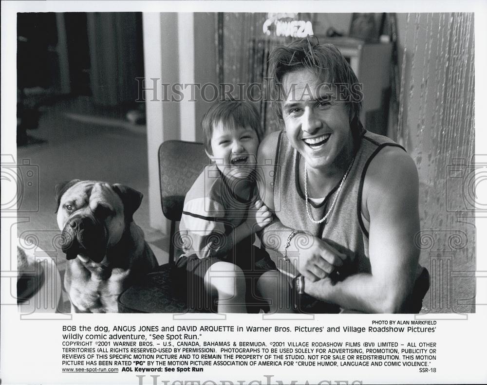2001 Press Photo David Arquette, Angus Jones, Bob the Dog \