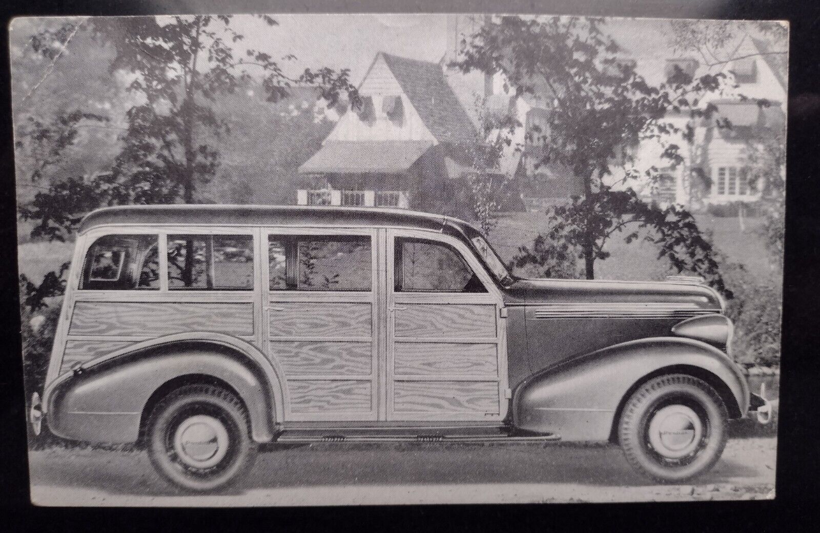 postcard auto 1937 Pontiac Woodie Wagon