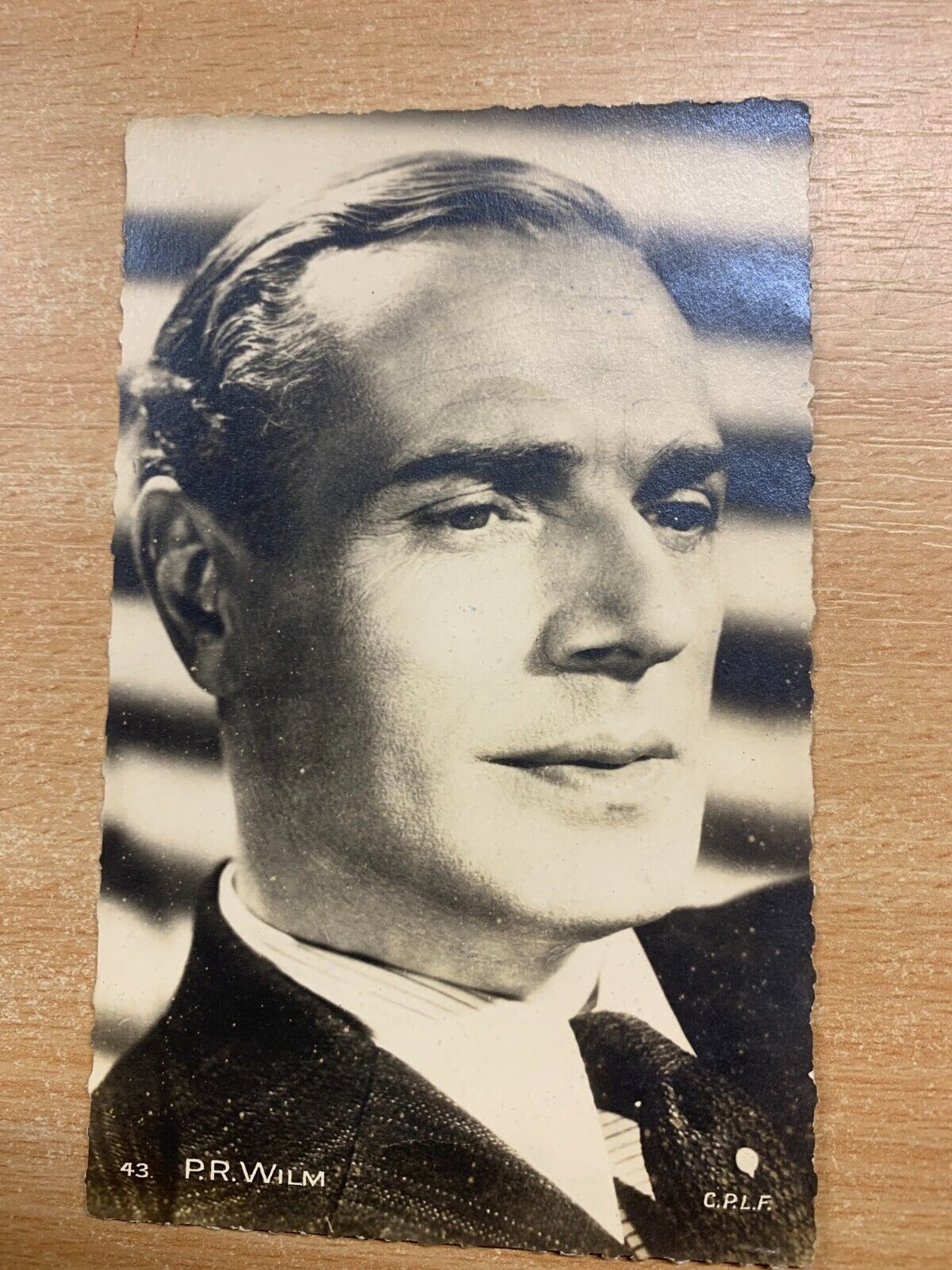 VINTAGE PIERRE RICHARD WILLM FRENCH ACTOR PHOTO POSTCARD (LL)