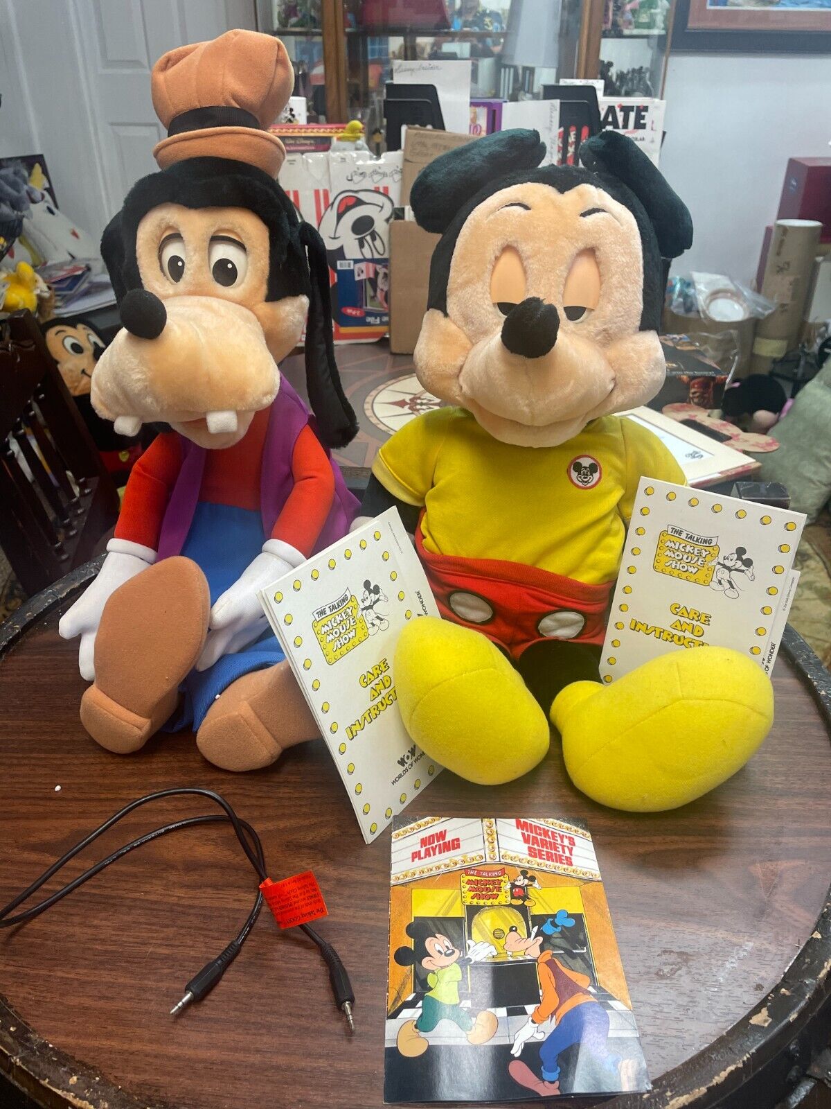 Mickey Mouse Goofy interactive Talking Dolls Disney Worlds of Wonder + Book Tape