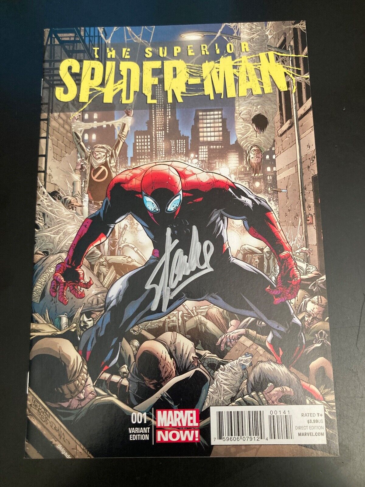 SUPERIOR SPIDER-MAN #1 (Variant) ***SIGNED BY STAN LEE*** (NM/9.4) COA