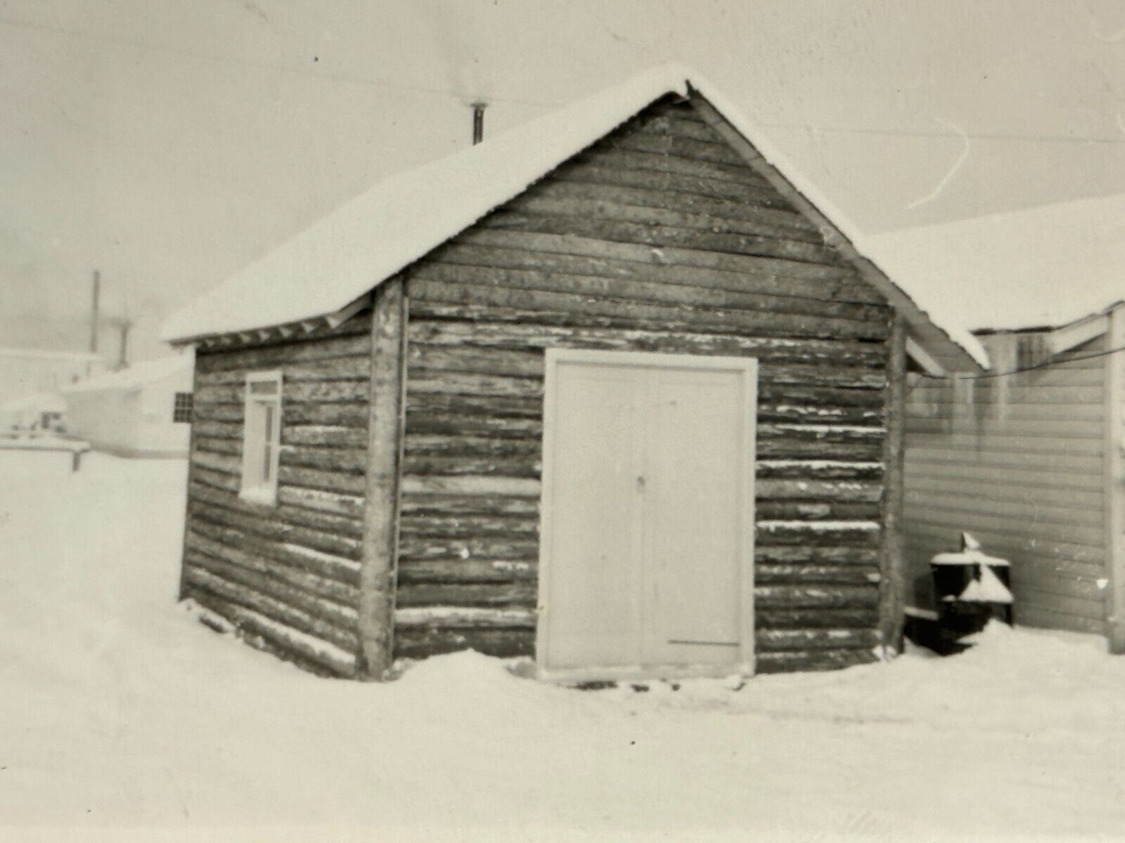 2L Photograph A.P.O. 942 Army Base 1733 Wood Log Cabin Snow 1944
