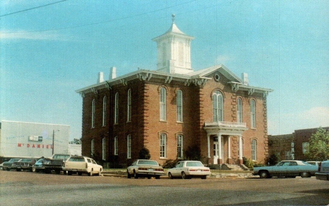 Postcard - Old Randolph County Court House,  Pocahontas, Arkansas  1068