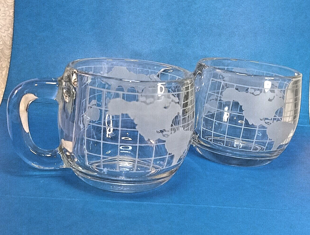 Set (2) VTG 70s Nestle Nescafe World Map Globe Frosted Glasses Mug Coffee Cups
