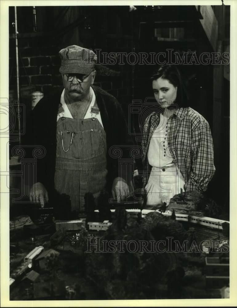 1986 Press Photo Actors Wilfred Brimley, Shannen Doherty in \