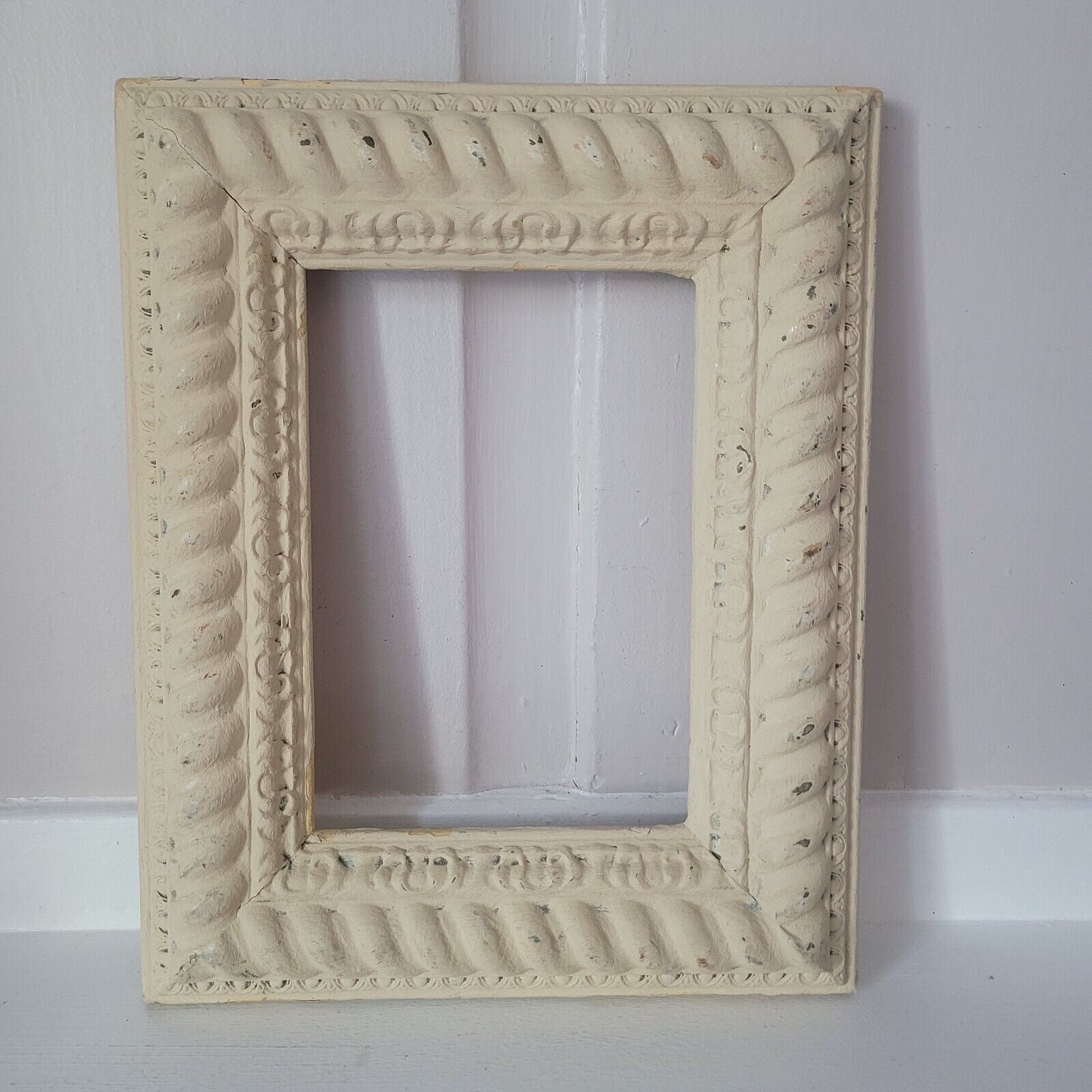 Shabby Chic Carved Wood Material Painted Picture Frame  8.5x 10.5\