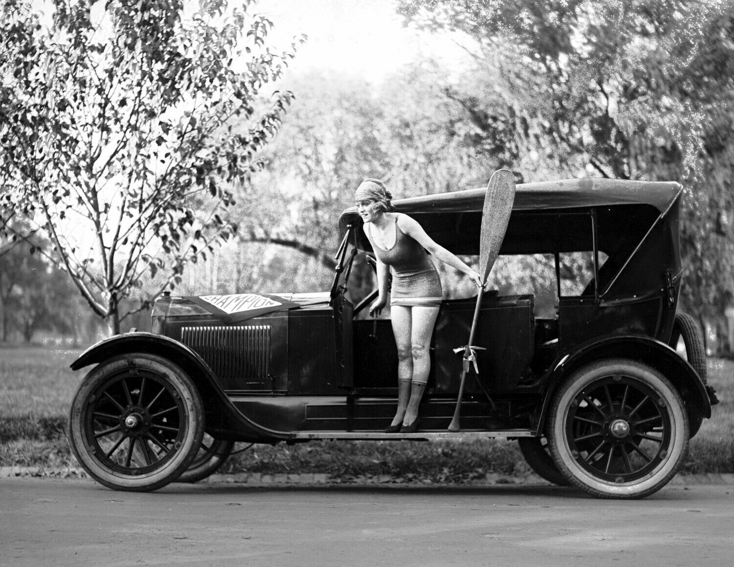 1920 Bathing Beauty in Swimsuit on Car Vintage Old Photo 8.5\