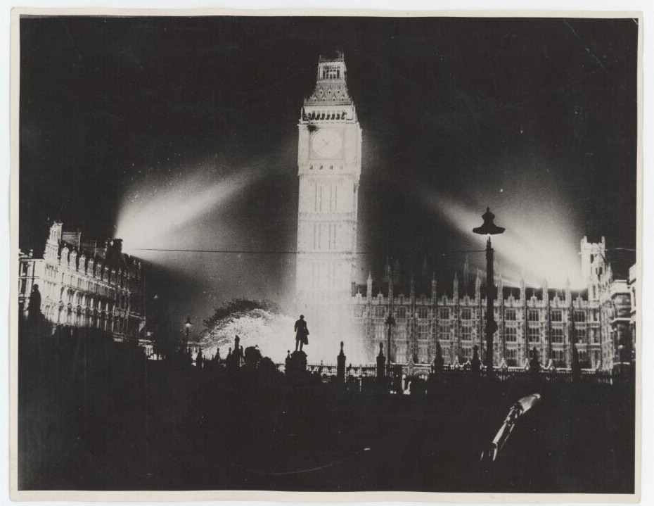 Vintage 1945 WWII NT Photo VE Day London At Night Big Ben Flood 8\