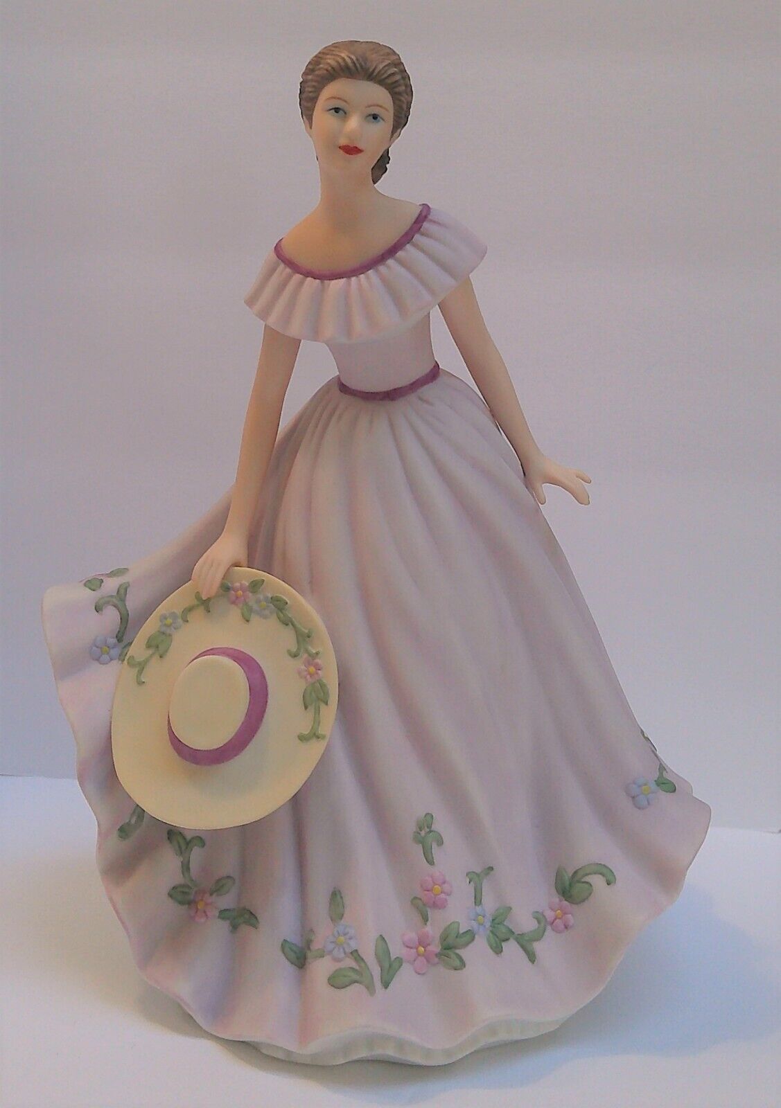 Home Interiors 2005 Masterpiece Porcelain Lady Virginia Lynn with Hat Figure 9in