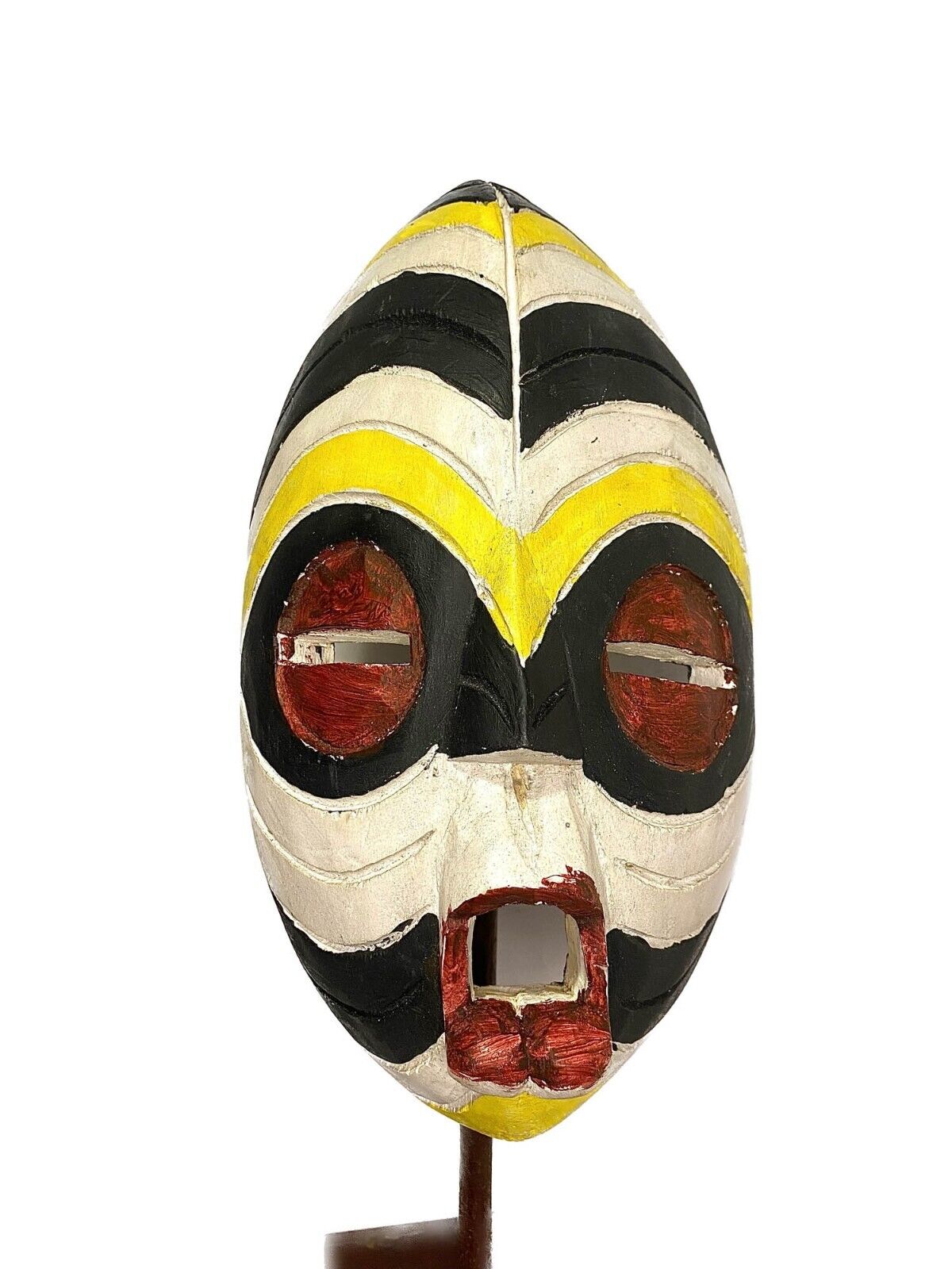 Ethical décor African wall display with a wooden mask, providing a unique  -482