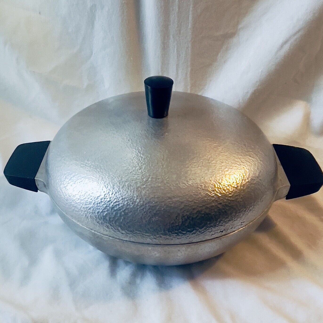 VTG 9” Hammered Aluminum Pot w/Lid - Hammercraft Cookware