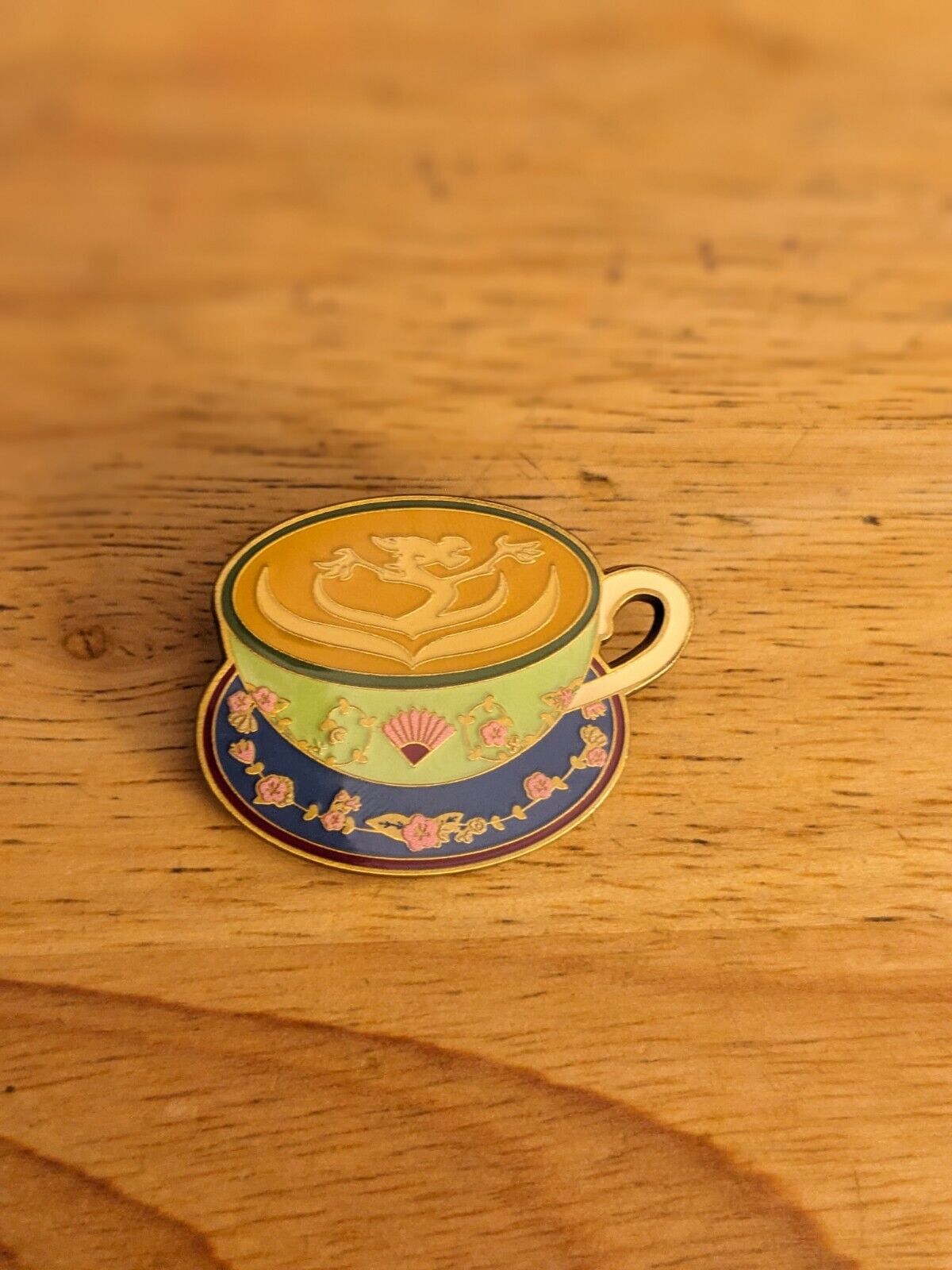 *NEW* Disney&Loungefly Princess Latte Art Mystery Pin - Mulan Mushu Fan Flowers
