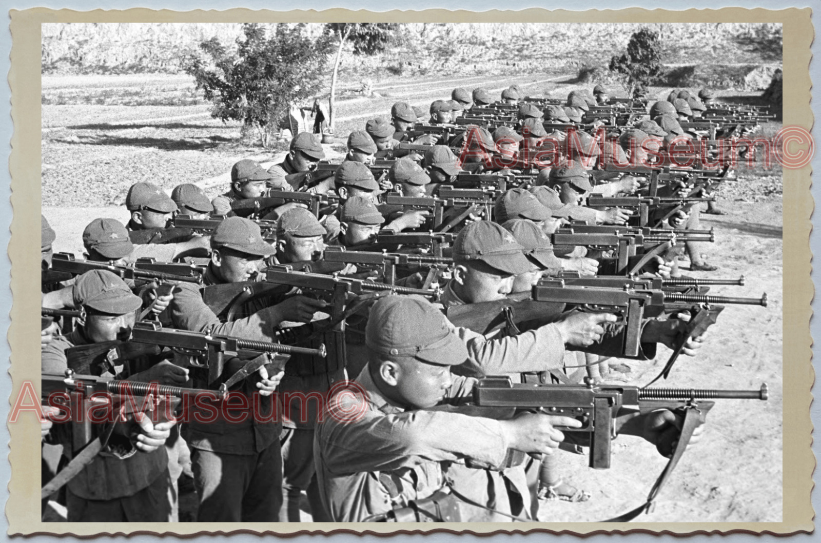 WW2 CHINA SHANGHAI CHINESE ARMY SUBMACHINE GUN SOLDIER Vintage Photo 中国上海老照片 276