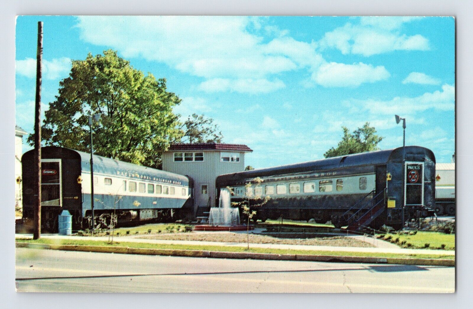 Postcard Pennsylvania New Oxford PA Paul\'s Model Railroad Shop 1970s Unposted