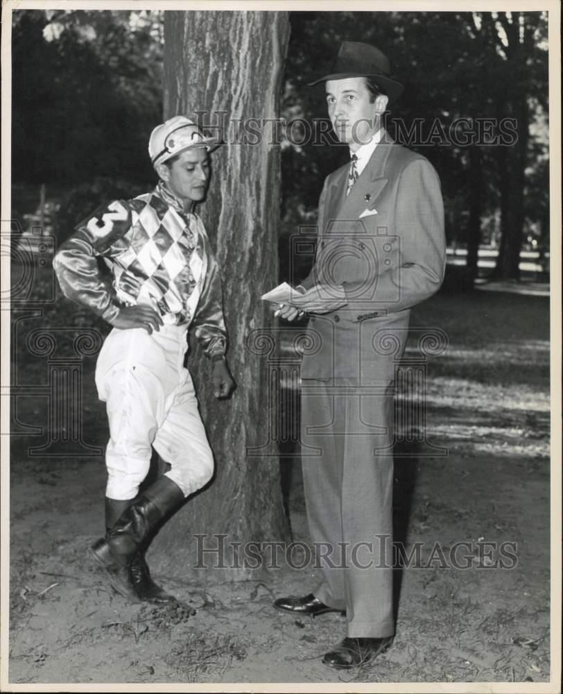 1948 Press Photo Alfred G. Vanderbilt and Horse Jockey - tub32234