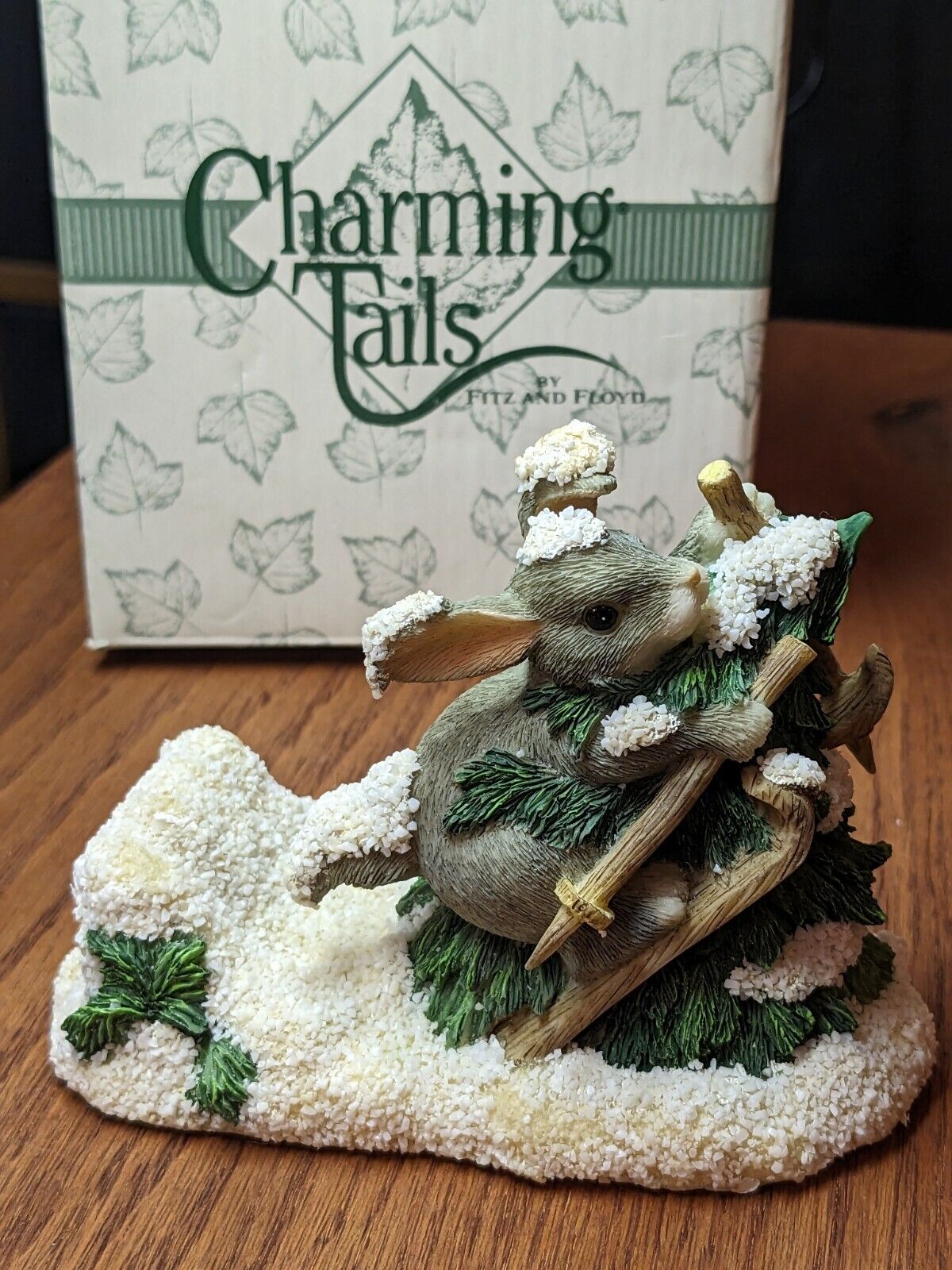Charming Tails WHO PUT THAT TREE THERE? Figurine 87/621 Fitz and Floyd Christmas
