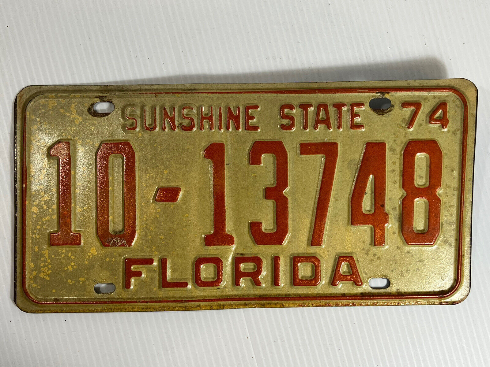 Florida License Plate 1974 Original - In Excellent Condition 10-13748