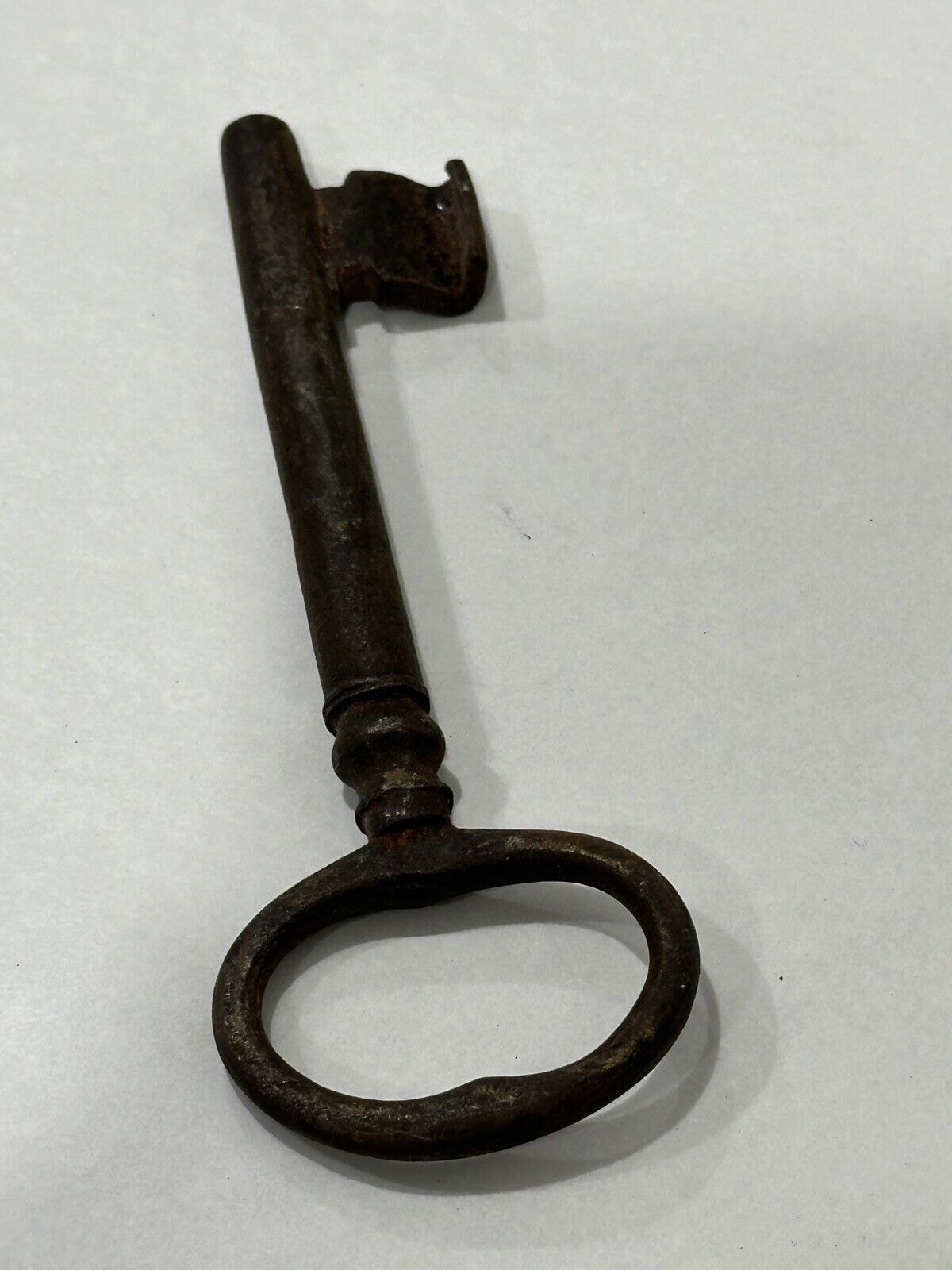 RARE 19TH CENTURY ANTIQUE HUGE COLLECTABLE IRON GATE KEY
