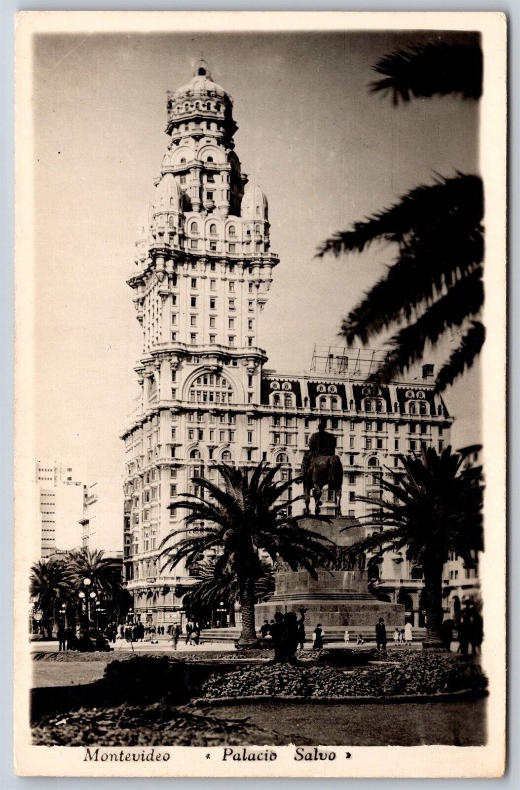 Postcard Montevideo Palacio Salvo RPPC P166