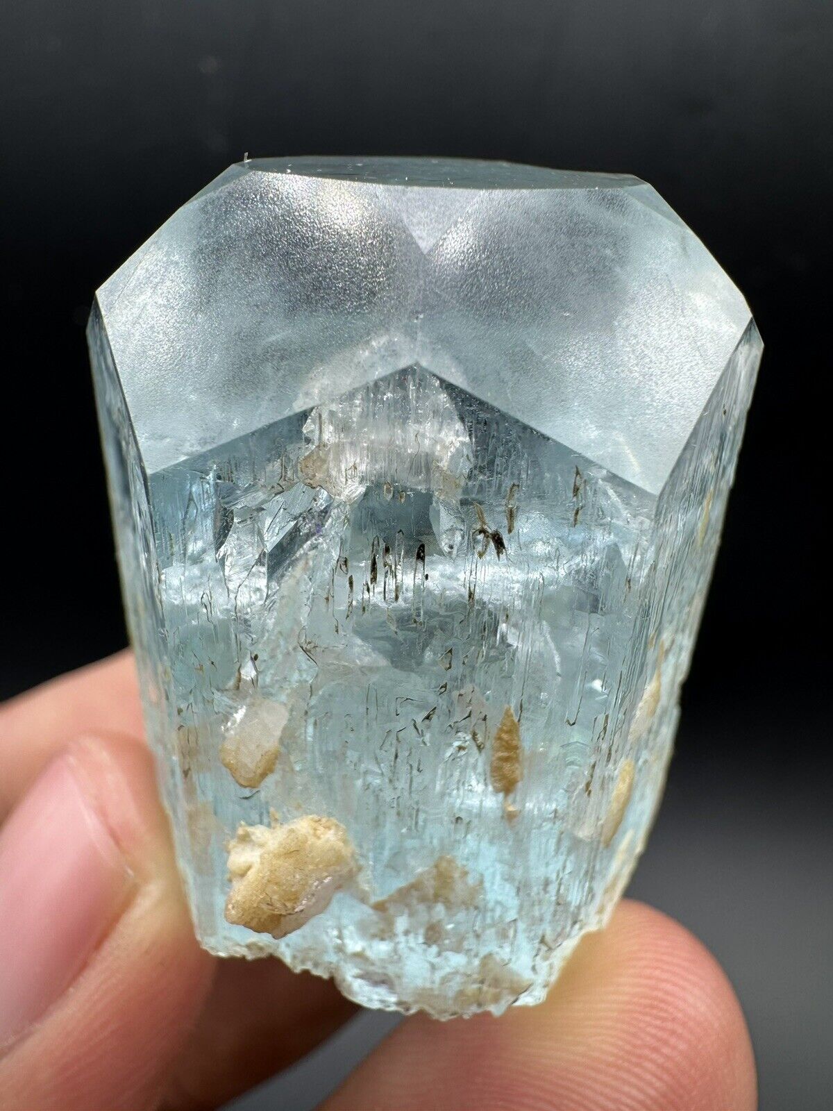 280 carat Transparent Blue Aquamarine Crystal Specimen Specimens