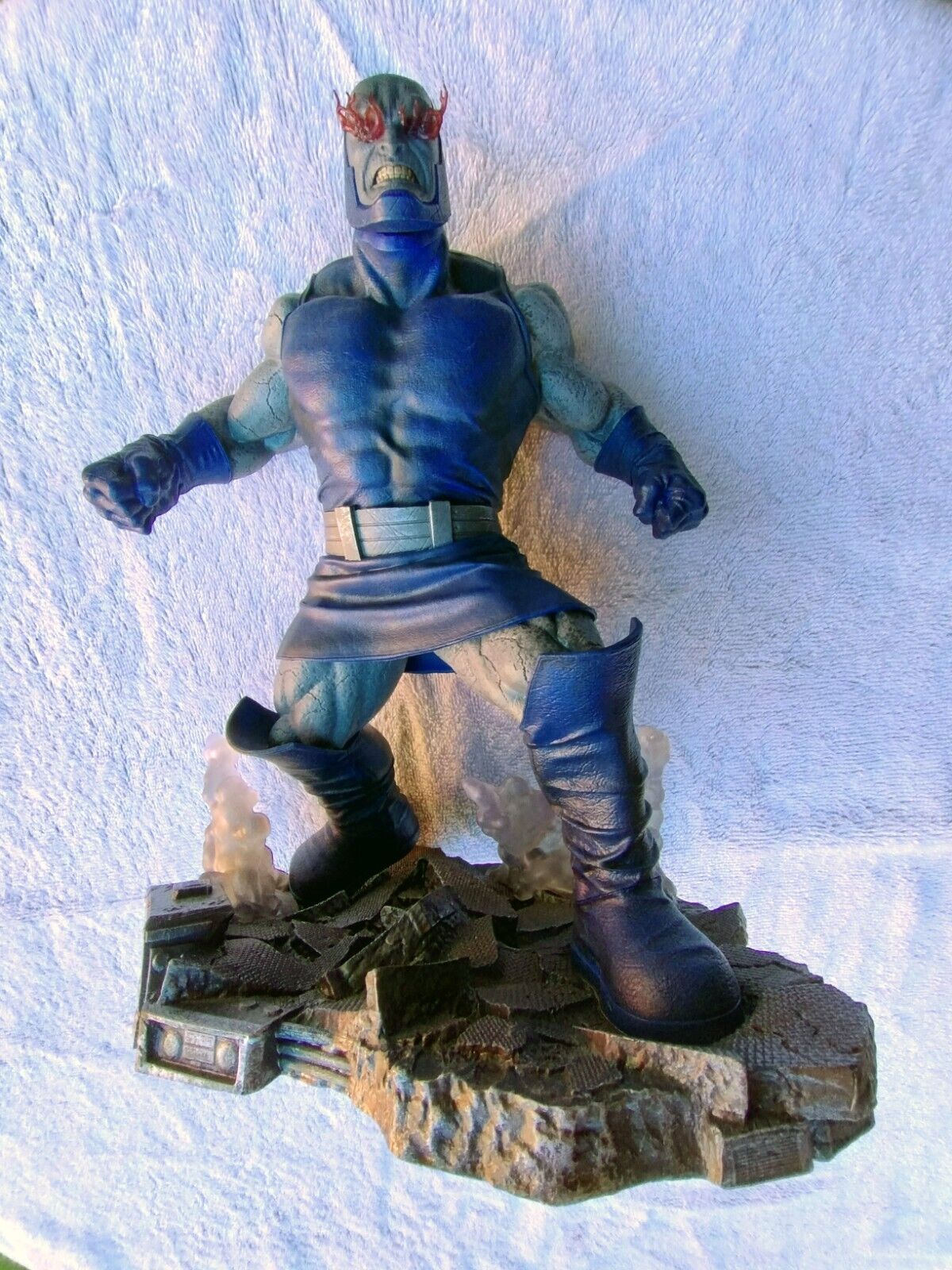 Darkseid Statue 10\