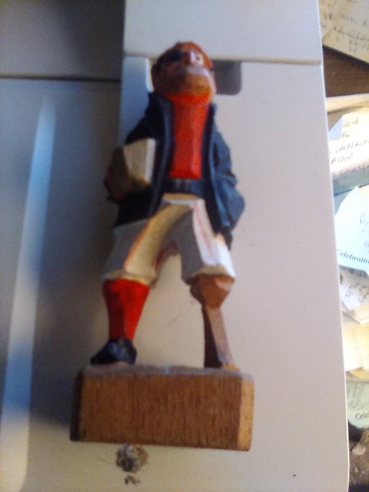 VINTAGE 4\'\' HANDCARVED PAINTED NAUTICAL WOODEN PIRATE STATUE
