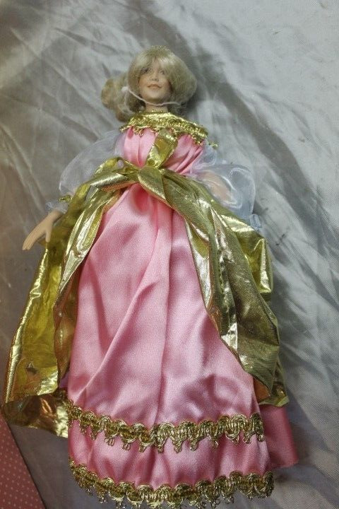 Porcelain Tree Topper Angel Paradise Galleries Patricia Rose Excellent Condition