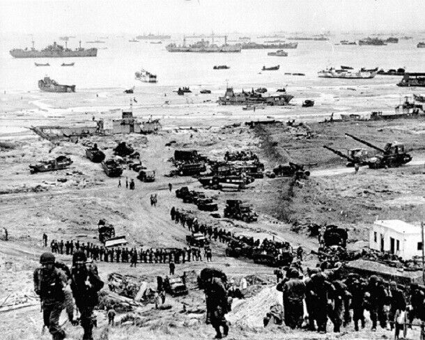 US  Buildup Omaha Beach Normandy during D-Day Invasion 8x10 WWII WW2 Photo 826a