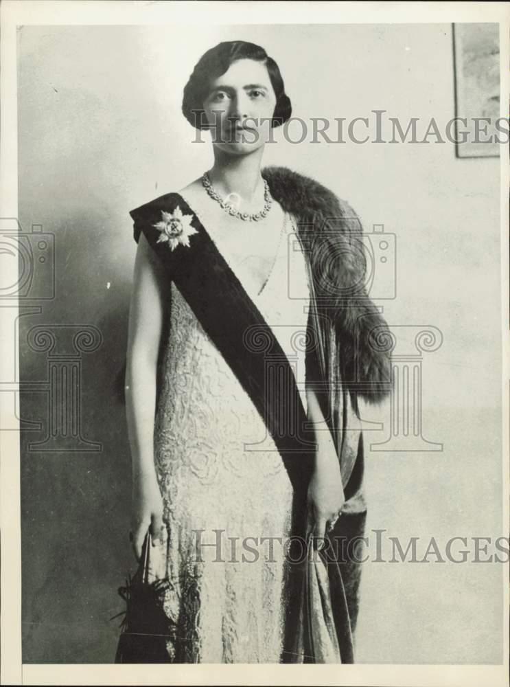 1930 Press Photo Marchesa Gode de Godio of Rome wearing decoration of Pope Pius