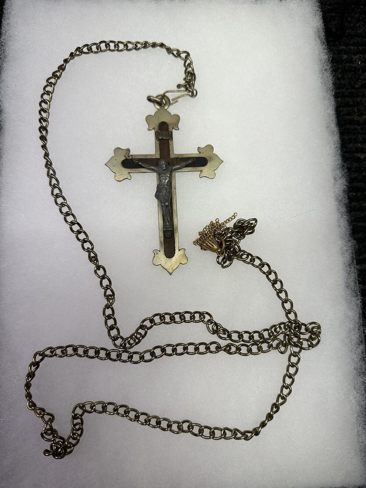 Large Silver Tone Antique Cross 4.5” By 2.7” With Wood Inlay (42” Chain)