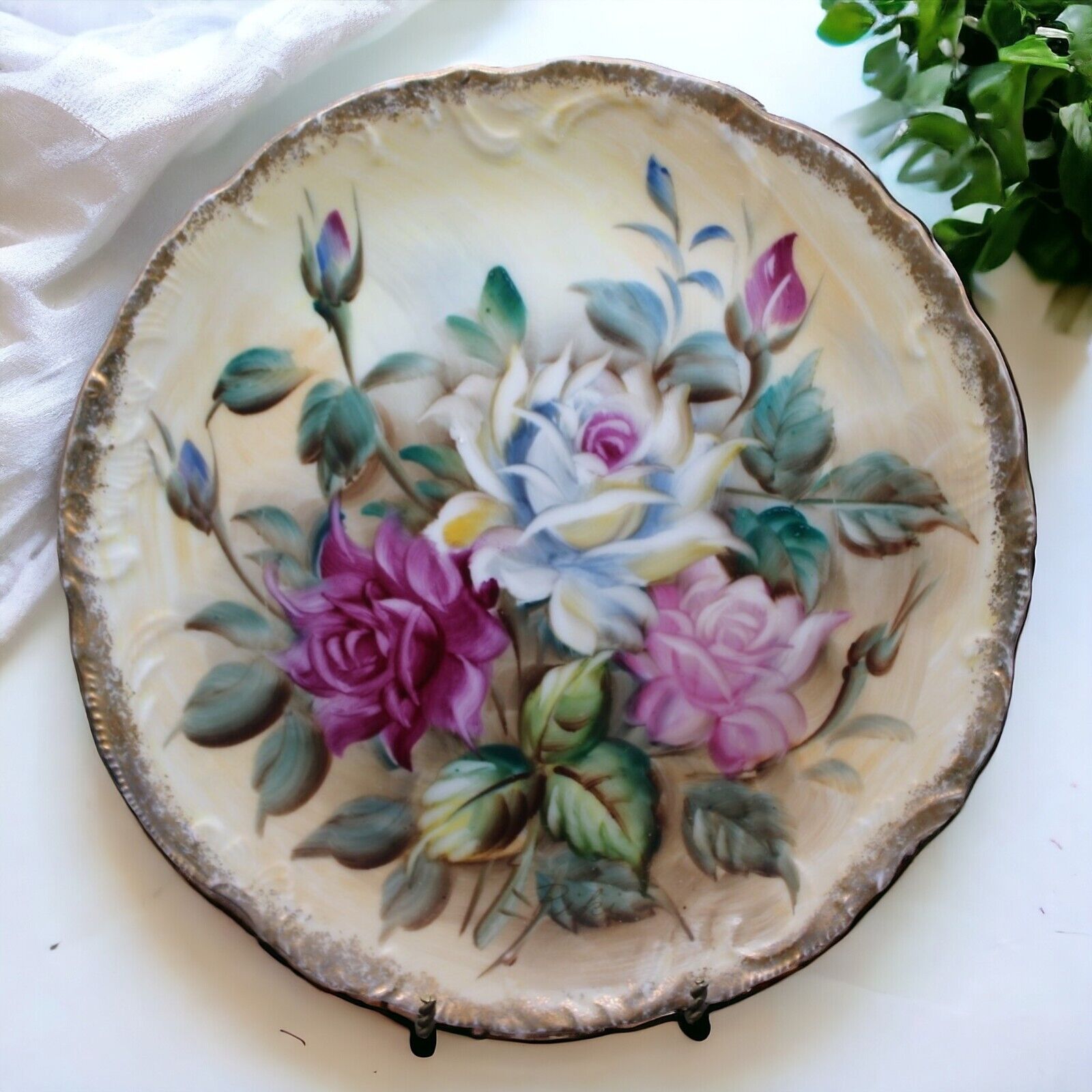 Vtg Vibrant Hand Painted Cabbage Roses Cabinet Plate Artist Signed Ricki