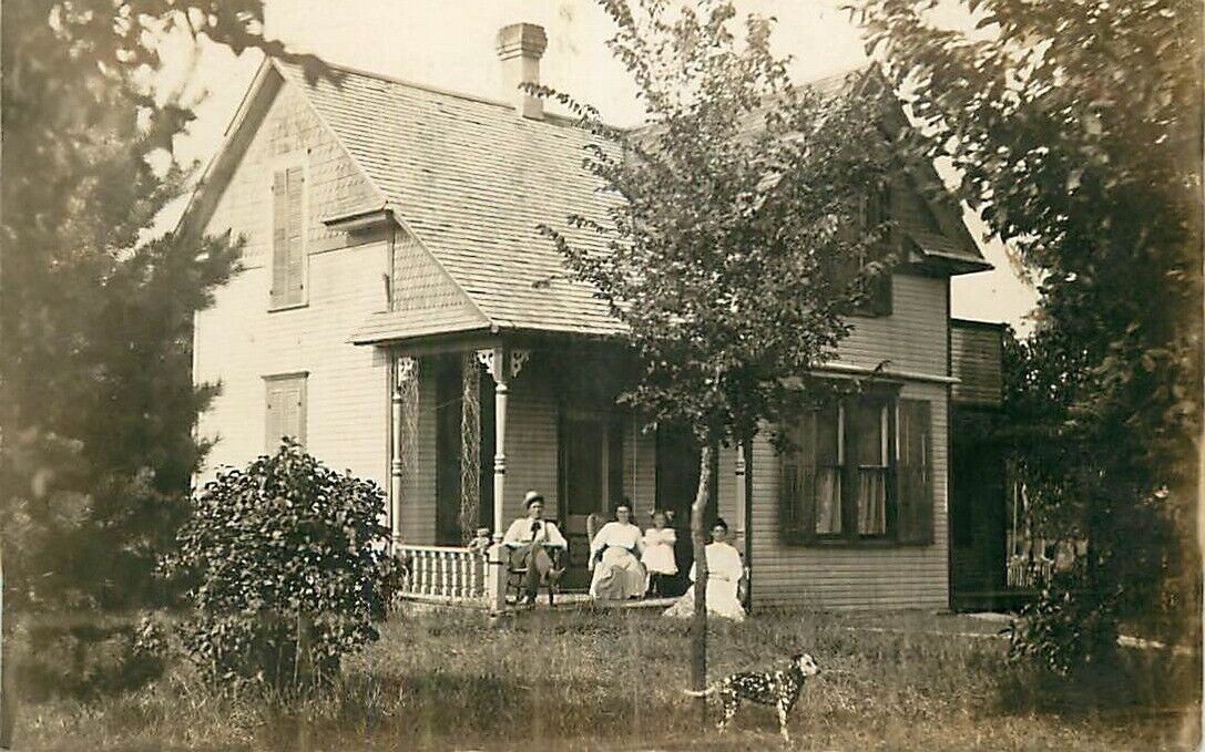 Real Photo Postcard House / Architecture Collection #820 - Folk Victorian