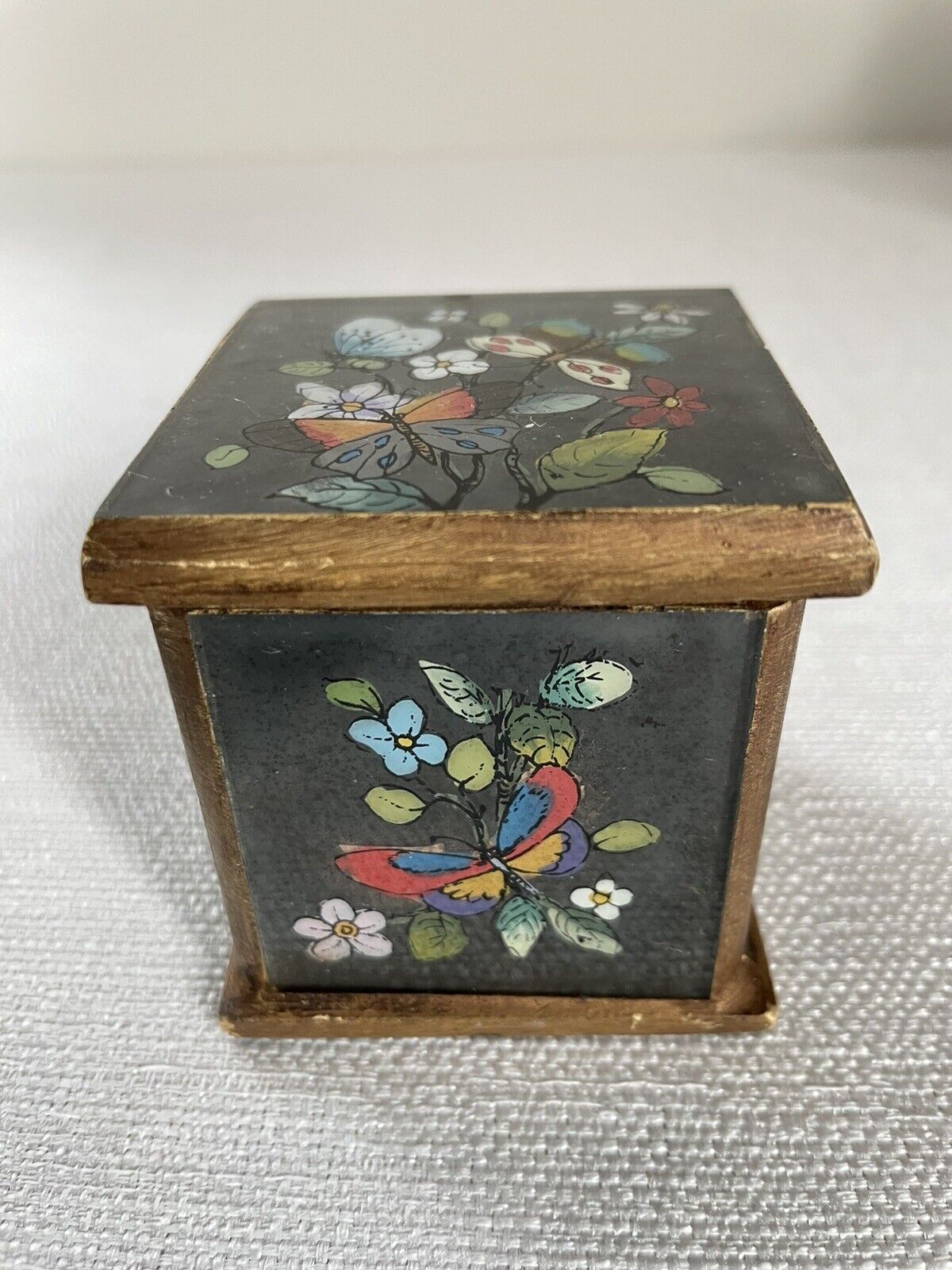 VTG Reverse Painted Decorative Wooden Box W/Flowers/Butterflies Stained Glass