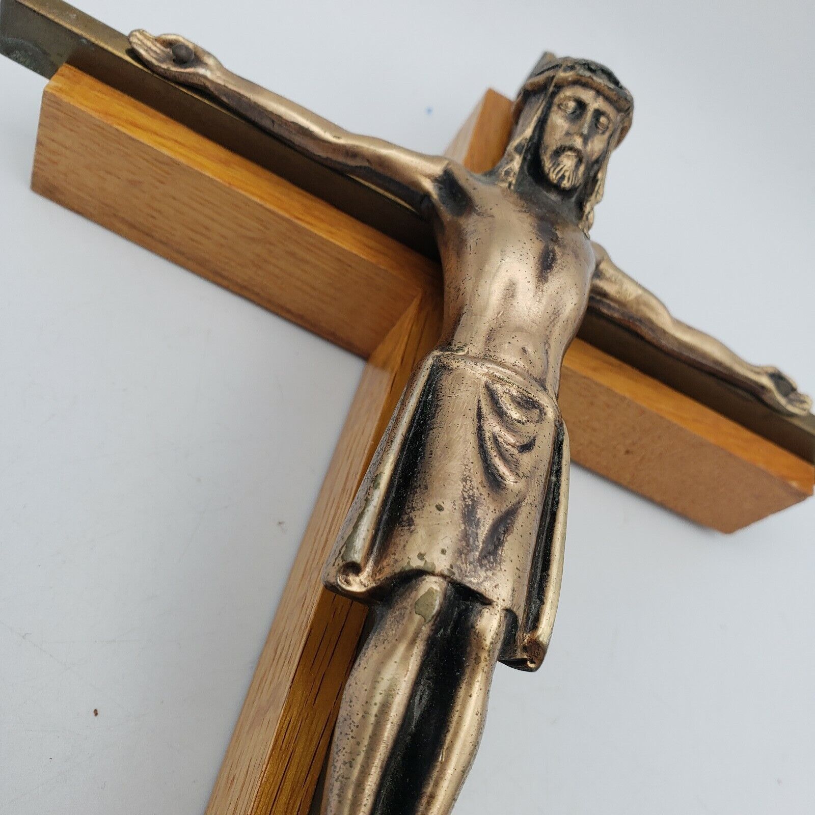Crucifix Heavy Metal Bronze Tone Oak Wood 3D 13” Vtg Mod Vintage