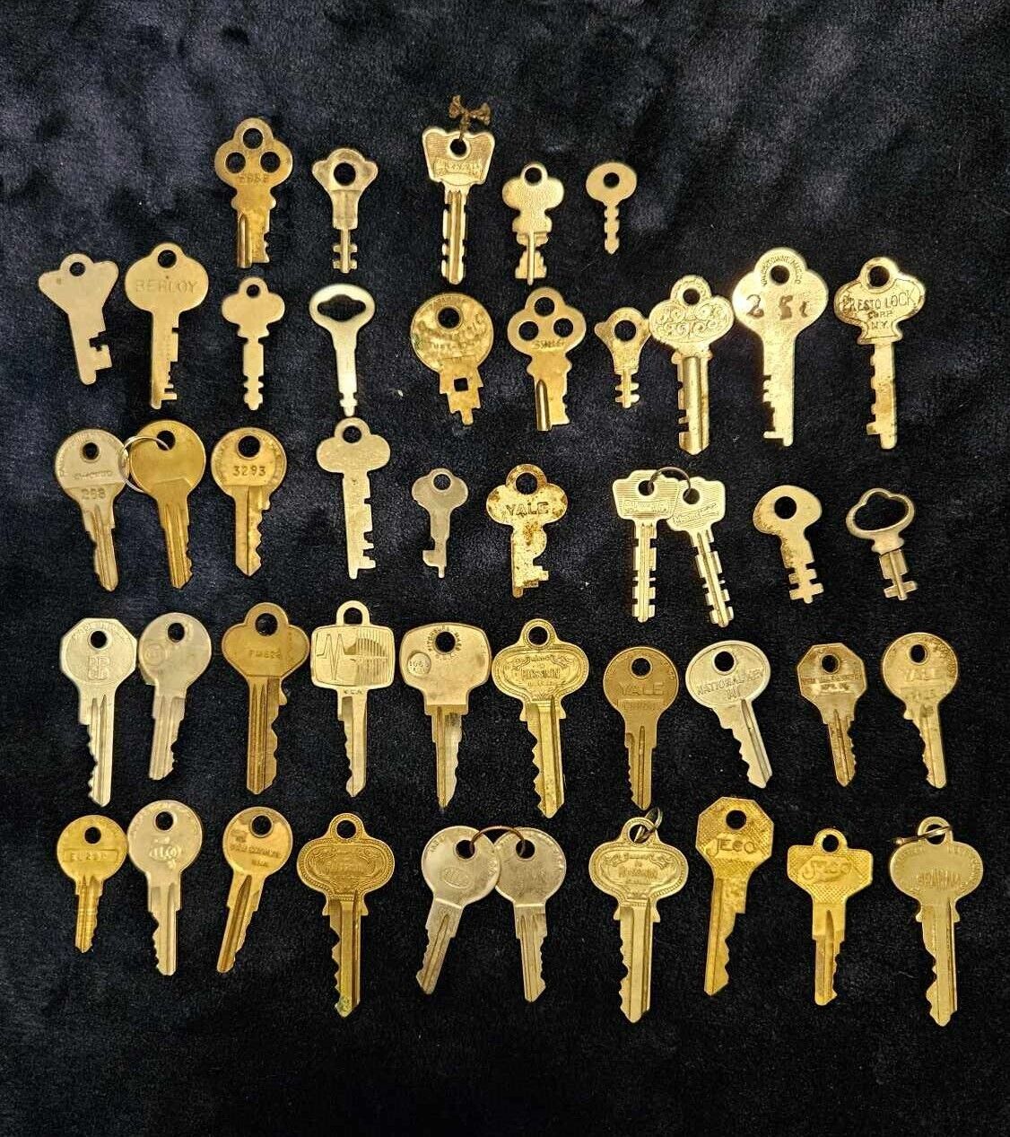 Lot Of ~45 Vintage Random Keys Arts & Crafts / Authentic Old As Shown