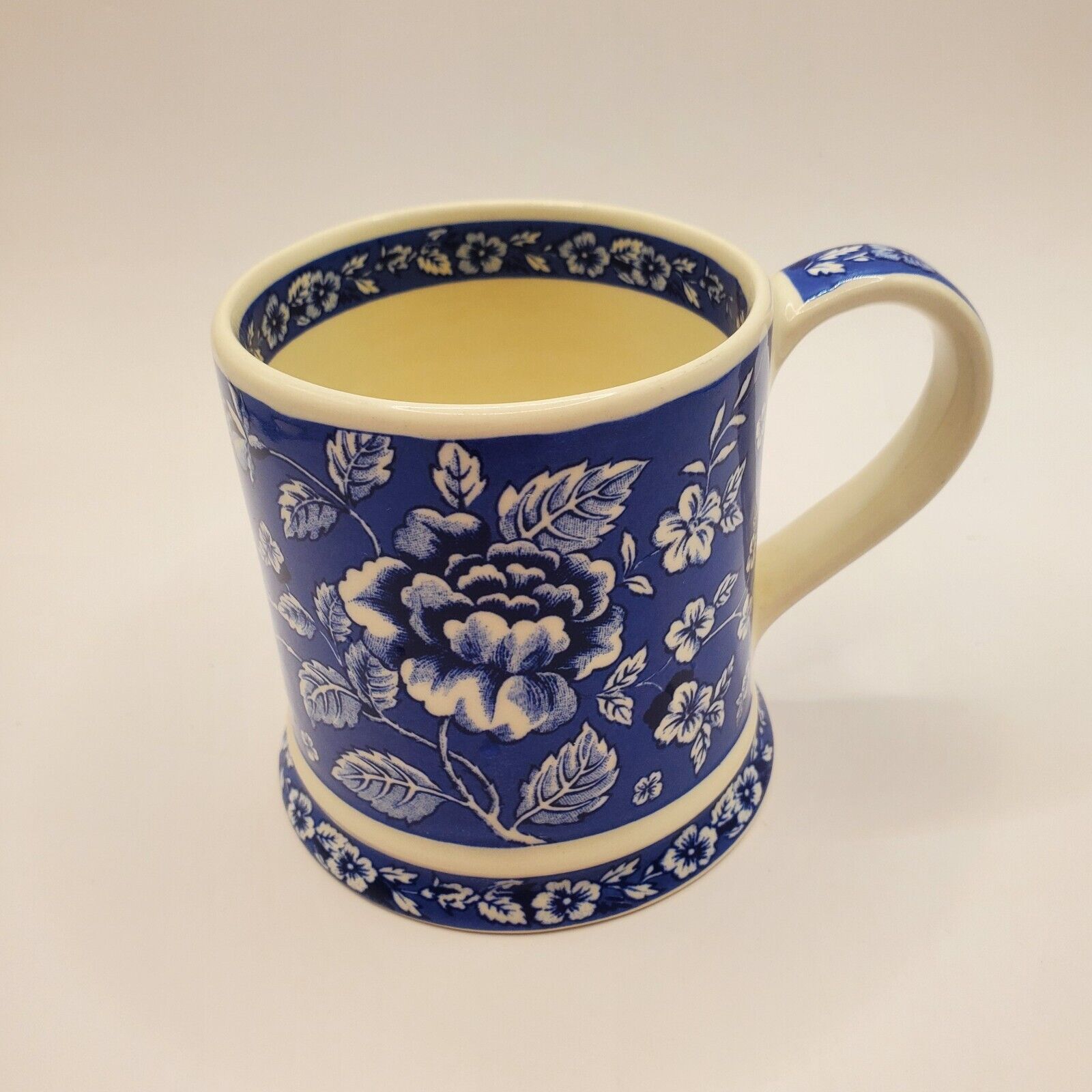 The afternoon tea collection England blue and white mug