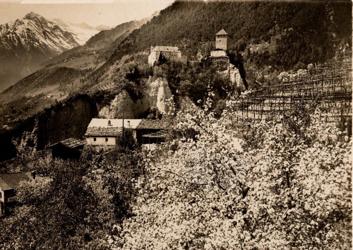 Original Press Photo Merano Castle Schloss Tyrol in Spring 21.4.1926 (1)